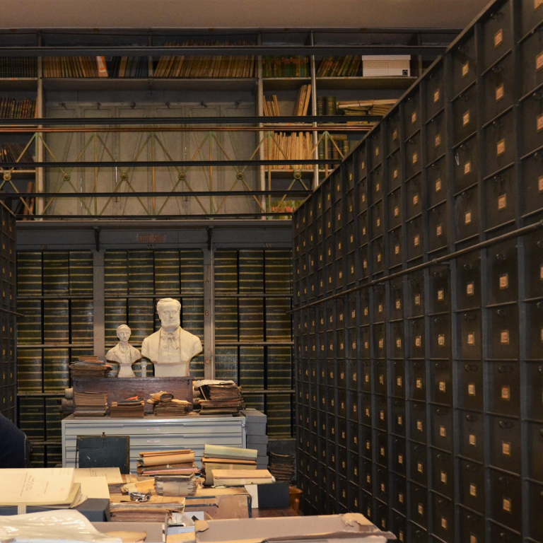 Salle des archives, VNF