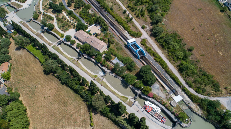 Pente d'eau et échelle d'écluses de Fonseranes, Béziers, canal du Midi