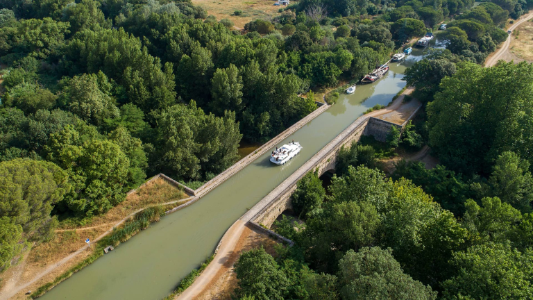 Pont-canal de la Cesse sur le canal du Midi à Sallèles d'Aude