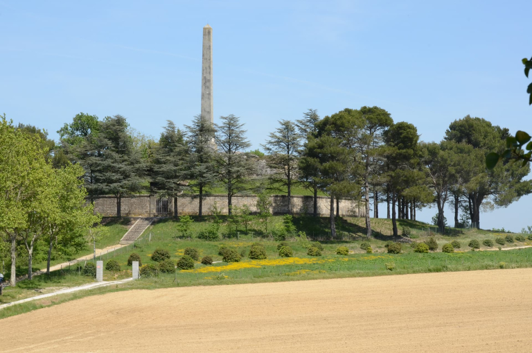 Obélisque Riquet à Naurouze, alimentation canal du Midi