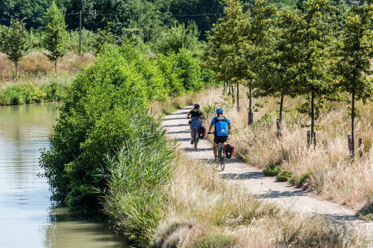 Vélo le long du canal du Midi en itinérance